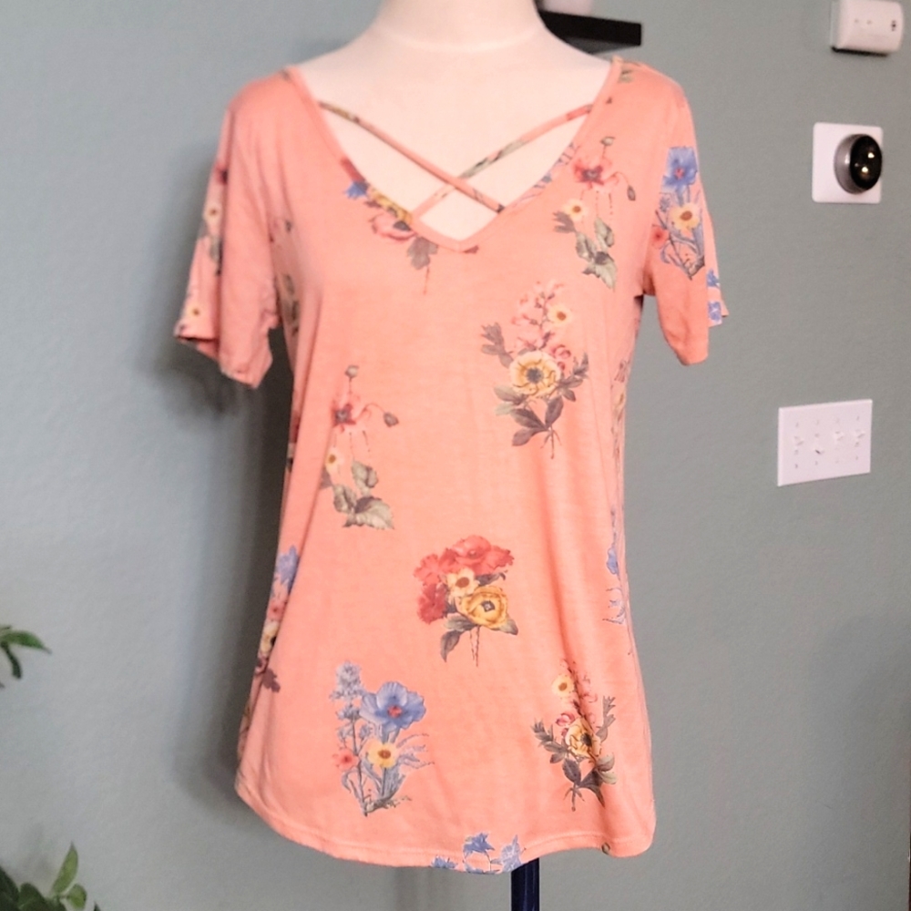 Floral criss-cross neckline shirt
